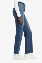 Jean de mujer Levi's modelo Ribcage Straight Ankle, color azul medio con efecto desgastado, tiro alto y corte recto al tobillo.