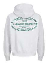 Buzo con capucha y manga larga, fit holgado, color blanco melange. Presenta un estampado gráfico en la espalda con un diseño ovalado en verde que incluye texto como "ESTABLISHED IN COPENHAGEN 1990", "TRD JACK&JONES WORLDWIDE MRK", "ORIGINALS CREATIVE DEPARTMENT DAILY BASICS" y "FROM VISION TO REALITY".