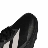 Championes de trail running Adidas Terrex Agravic Lt, color negro con las icónicas tres tiras en blanco. Presentan un diseño técnico con refuerzos en la puntera y suela de alta tracción, ideales para terrenos irregulares.