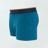 Pack de tres bóxers ajustados de algodón en tonos azul, verde oscuro y celeste con estampado geométrico y cinturillas elásticas con detalle contrastante.