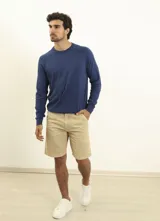 Sweater Harrington Label de punto color azul oscuro, con cuello redondo y mangas largas.