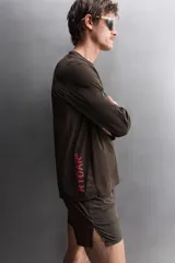 Camiseta deportiva de manga larga Zara Athleticz en colaboración con Ridar, color marrón, con tejido ligero perforado de secado rápido, cuello redondo y detalles de logos estampados.