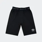 Short térmico deportivo Umbro de color negro, con cintura elástica con branding y logo de la marca estampado en la pierna izquierda.