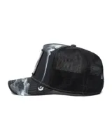Gorra tipo trucker Goorin Bros modelo Reefer Madness, color negro con estampa de humo blanco y gris, y parche frontal con diseño bordado de tortuga. Cuenta con visera curva y panel trasero de malla.