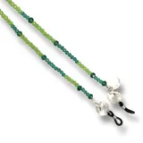 Correa para lentes con cuentas de cristal facetado en tonos verde claro y verde oscuro, con terminales de goma transparente ajustables.