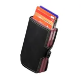 Billetera tarjetero de cuero negro con interior rosa, cierre con broche y capacidad para múltiples tarjetas.