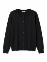Saco tipo cardigan de punto color negro, con cuello redondo, cierre frontal de botones y mangas largas con puños acanalados.