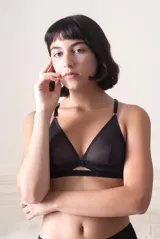 Soutien Great Curve de tul negro transparente, con diseño de copas triangulares y tirantes ajustables.