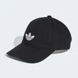 Gorro de béisbol Adidas color negro con logo del trifolio bordado en blanco en el frente.