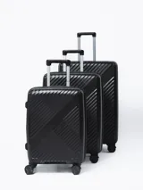 Valija rígida negra de 20 pulgadas con manija telescópica y cuatro ruedas con giro de 360°.