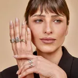 Anillo abierto (ajustable) de plata 925 con acabado martillado en las puntas.