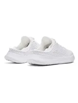 Championes de entrenamiento Under Armour Slipspeed color blanco, con diseño versátil de talón convertible para modo entrenamiento o recuperación. Presentan sistema de ajuste BOA, parte superior perforada para mayor ventilación y tecnología de amortiguación UA Flow.