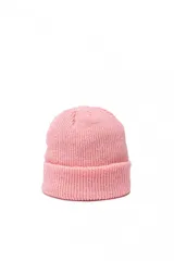 Gorro de lana tejido color rosado, con borde doblado.