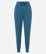 Pantalón jogger deportivo color azul, con cintura elástica y lazo ajustable. Confeccionado en tejido de poliéster, modal y elastano.
