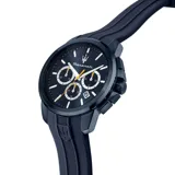 Reloj cronógrafo Maserati Successo con caja de acero inoxidable azul de 42mm y correa de silicona texturizada en el mismo tono. Esfera azul con índices luminiscentes, subesferas funcionales, ventana de fecha y logo de la marca en la parte superior.