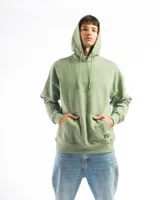 Buzo canguro negro con capucha, bolsillo frontal y corte oversized. Confeccionado en felpa de algodón y poliéster, con rib en puños y ruedo.