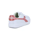 Championes urbanos Diadora modelo Knock On, color blanco, con logo lateral en material glitter color rosado.