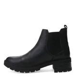 Botas tipo Chelsea de cuero color negro, con paneles elásticos laterales, suela track dentada y taco bajo cuadrado.
