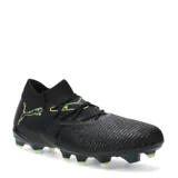 Championes de fútbol Puma Future 8 Match FG/AG, color negro con detalles en verde neón. Presentan un diseño de corte medio con cuello elástico, textura en el empeine para mayor control y suela con tapones diseñados para tracción en césped natural y artificial.