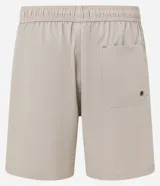 Bermuda masculina color beige, tipo boardshort, confeccionada en microfibra. Cuenta con cintura elástica, cordón ajustable y bolsillos.