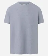 Remera de hombre marca Marfinno, con textura horizontal, cuello redondo y mangas cortas, de corte regular.