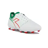 Championes de fútbol Diadora MD Force Pro, color blanco con detalles en verde y rojo.