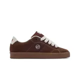 Championes urbanos Öus modelo Cuoro, color marrón, confeccionados en gamuza con suela de goma texturizada y cordones gruesos en color crema.
