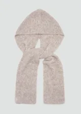 Bufanda de punto grueso en color beige melange, con diseño envolvente que incluye una capucha integrada.