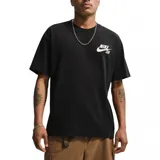 Remera Nike SB de manga corta en color negro, con cuello redondo y el logo de la marca estampado en el pecho.