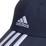 Gorra de béisbol Adidas unisex color azul marino con logo de Adidas bordado en blanco en el frente y tres tiras blancas en la visera.