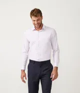 Camisa de hombre Preston Field, manga larga, corte slim fit, color lila claro con finas rayas blancas verticales.