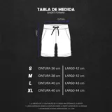 Short deportivo con estampado abstracto multicolor sobre fondo oscuro, diseñado con aperturas laterales para mayor comodidad durante el ejercicio. Presenta cintura elástica y está confeccionado en una mezcla de rayón, nylon y spandex.