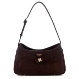 Cartera Guess modelo Ella de color marrón, con acabado de gamuza, herrajes dorados, logo frontal y una tira decorativa con hebilla en la parte delantera. Cuenta con una correa ajustable para llevar al hombro.