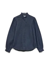 Camisa de denim de corte recto y color azul oscuro, con cuello alto con volados, cierre frontal de botones y mangas largas con puños elásticos fruncidos.