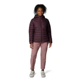 Campera acolchada con capucha, color bordó, con cierre frontal completo, bolsillos laterales con cierre y puños elásticos.