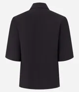 Blazer negro de viscosa con mangas cortas, solapas en el cuello y botón metalizado.