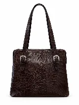 Bolso de hombro de cuero con textura en relieve efecto cocodrilo, color marrón, con diseño estructurado, asas largas con hebillas metálicas decorativas y cierre superior.