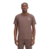 Remera marrón de manga corta con logo de New Balance en el pecho.