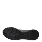 Championes de fútbol Puma Future 8 Play TT, color negro con detalles en verde flúor. Presentan una textura en el empeine para mejor control del balón y suela diseñada para césped sintético.