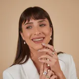 Anillo de plata 925 con diseño de banda ancha y acabado pulido brillante.
