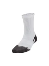 Medias deportivas de caña media, color blanco con puntera y talón reforzados en color negro. Cuentan con paneles de malla para mayor transpirabilidad, soporte de arco integrado y amortiguación media para mayor comodidad.