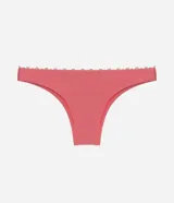 Bikini bombacha confeccionada en microfibra brillante color rosado, con detalle de pequeños adornos de madera en la cintura.