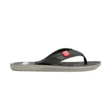 Ojotas negras con plantilla texturizada gris y logo rojo en la tira.