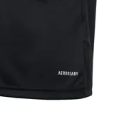Camiseta deportiva Adidas, réplica de la utilizada por el equipo Mercedes-AMG Petronas Formula One Team. Color negro con detalles en blanco y logos de los patrocinadores. Confeccionada en tejido transpirable AEROREADY.