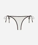 Bombacha de bikini confeccionada en microfibra color blanco con ribetes marrones en contraste, con laterales regulables mediante lazos.