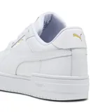 Championes Puma CA Pro Classic II, color blanco con detalles dorados.