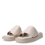 Sandalias tipo chinela de plataforma color beige claro, con una tira ancha frontal que incluye un separador para el dedo gordo.
