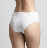 Bombacha clásica color beige de algodón.