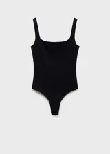Body negro sin mangas, con cuello cuadrado y diseño ajustado al cuerpo.