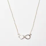 Colgante de plata 925 con dije de símbolo de infinito.